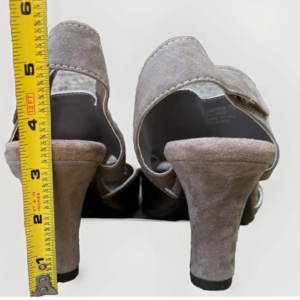 (8) AEROSOLES “GINERATORS” Dual Fabric Upper Peep Toe 3.5” Heeled Sandals - Picture 3 of 11